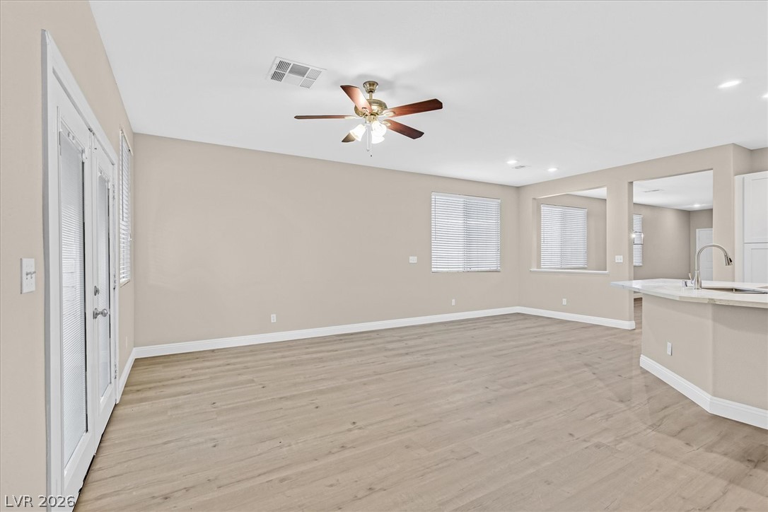 Photo 8 of 29, 2259 Surrey Meadows Avenue