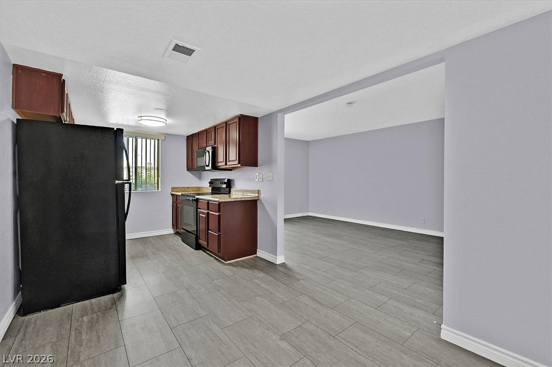 Photo 13 of 34, 5081 River Glen Drive #97