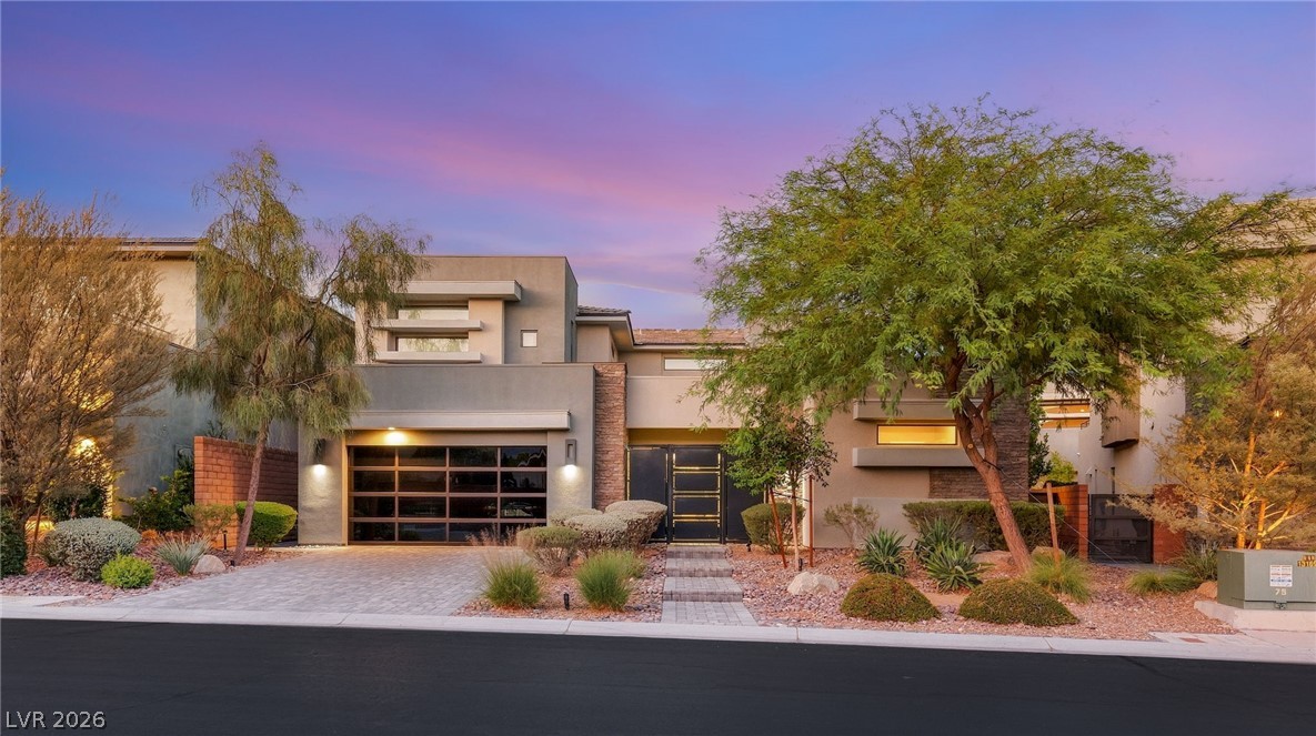38 Grey Feather Drive, Las Vegas 89135