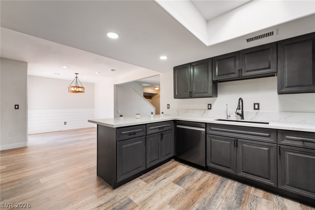 Photo 9 of 38, 3750 Pilgrim Street
