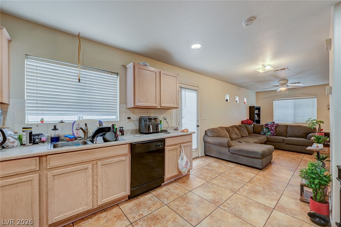 Photo 10 of 26, 5151 Starter Avenue