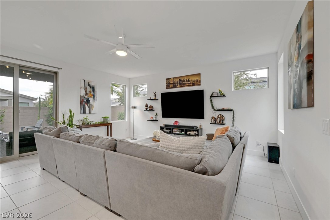 Photo 7 of 32, 4195 W Landberg Avenue