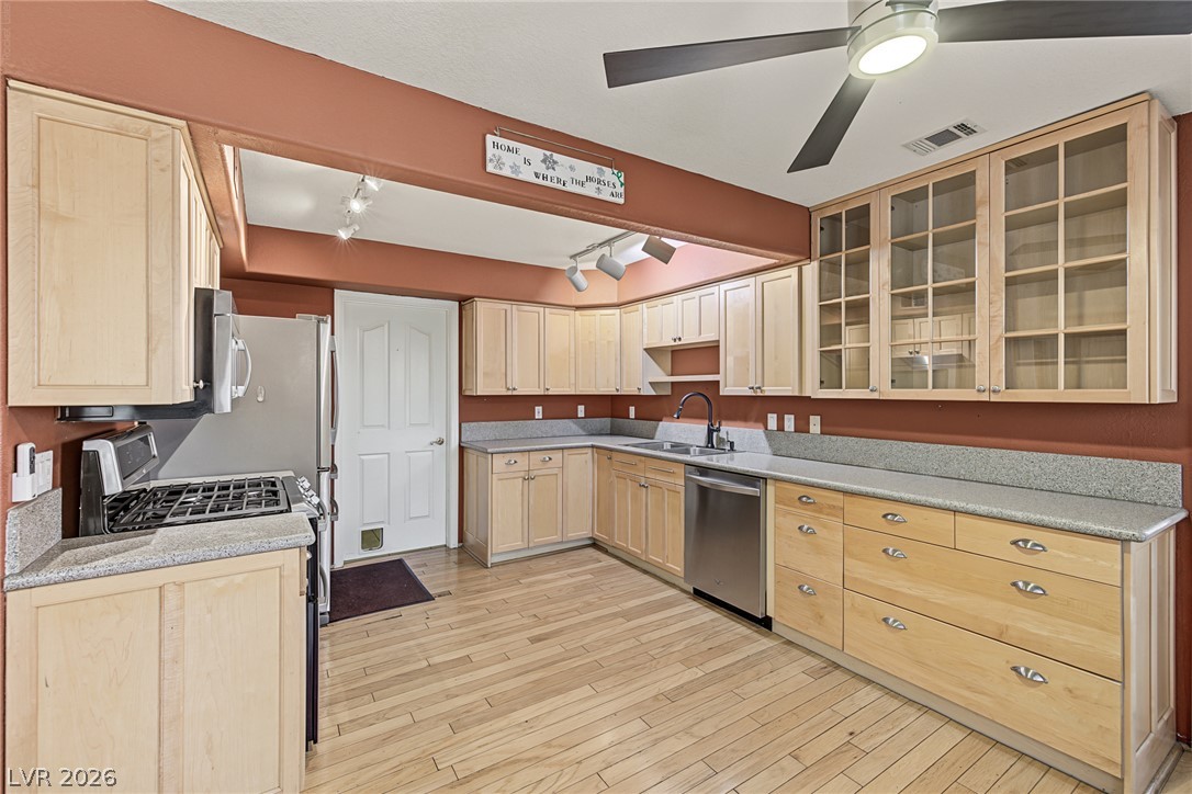 Photo 10 of 31, 701 Capri Drive #10B