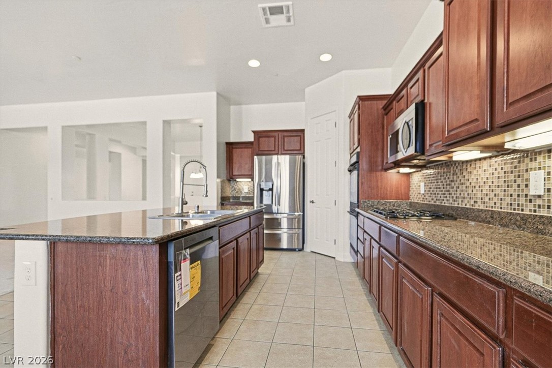 Photo 15 of 52, 208 Palmetto Pointe Drive