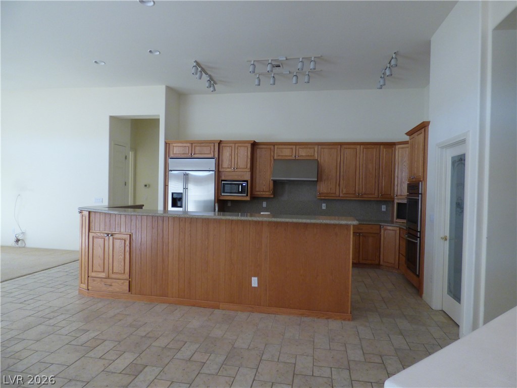 Photo 11 of 33, 7695 Gilespie Street