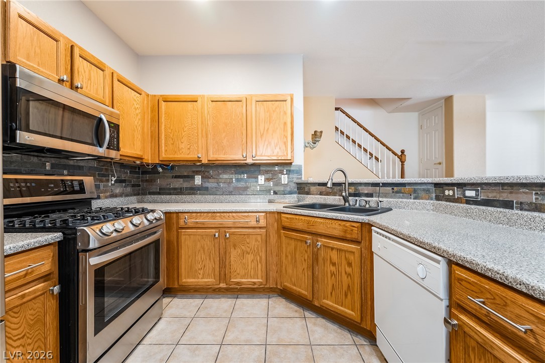 Photo 8 of 29, 6245 Dan Blocker Avenue #102
