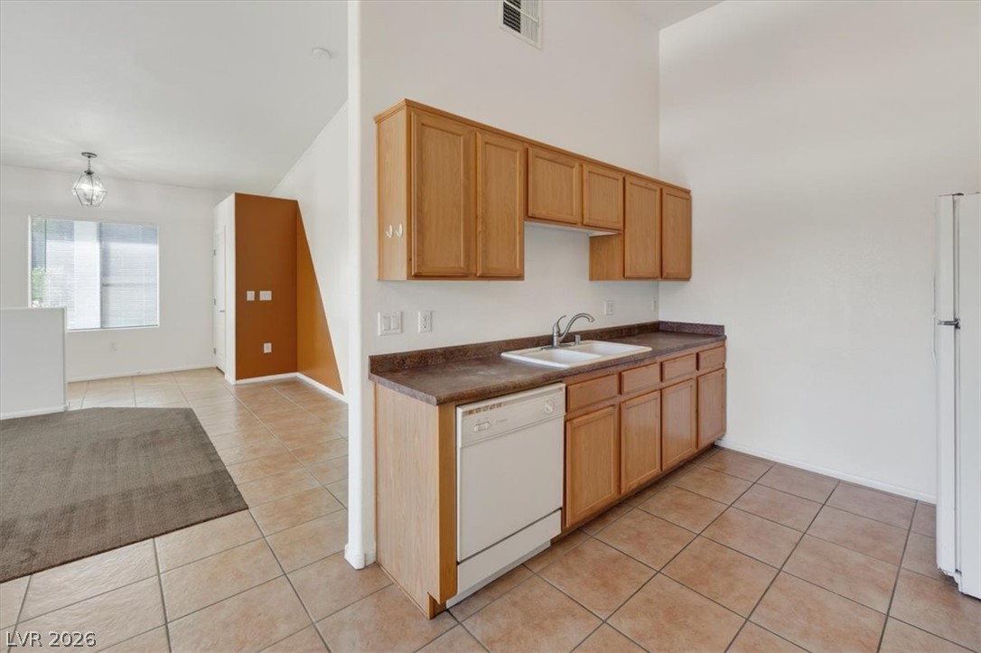 Photo 16 of 40, 3575 Cactus Shadow Street #204