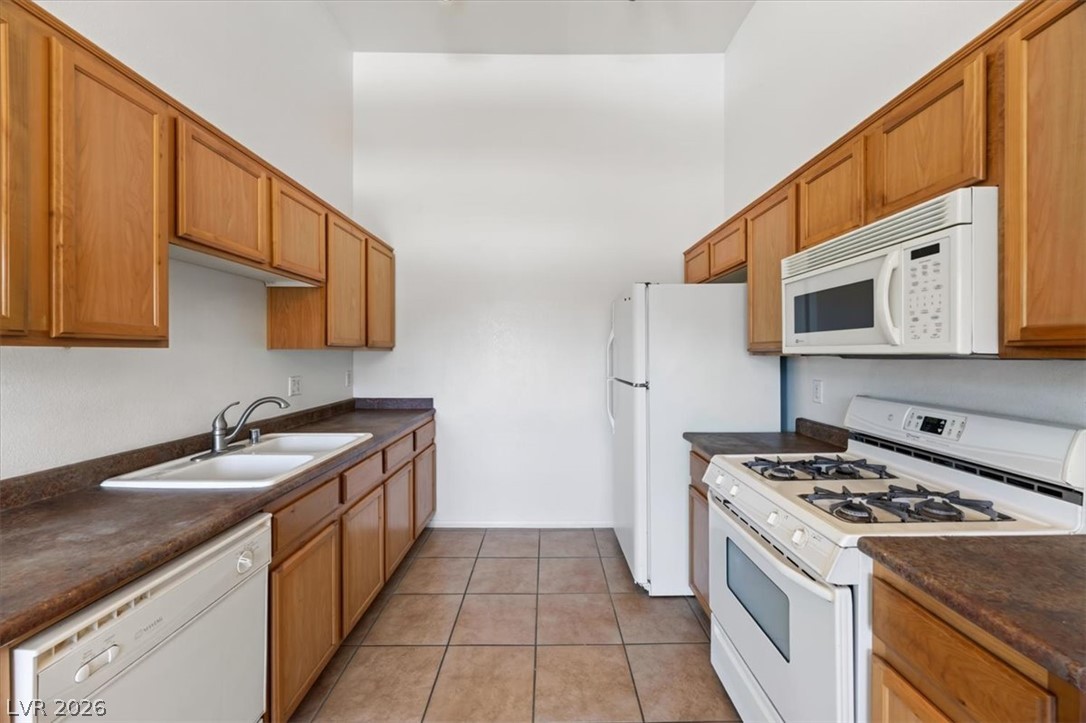 Photo 17 of 40, 3575 Cactus Shadow Street #204