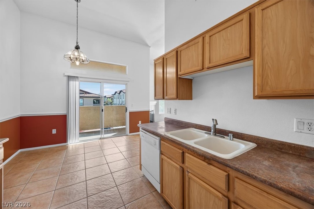 Photo 18 of 40, 3575 Cactus Shadow Street #204