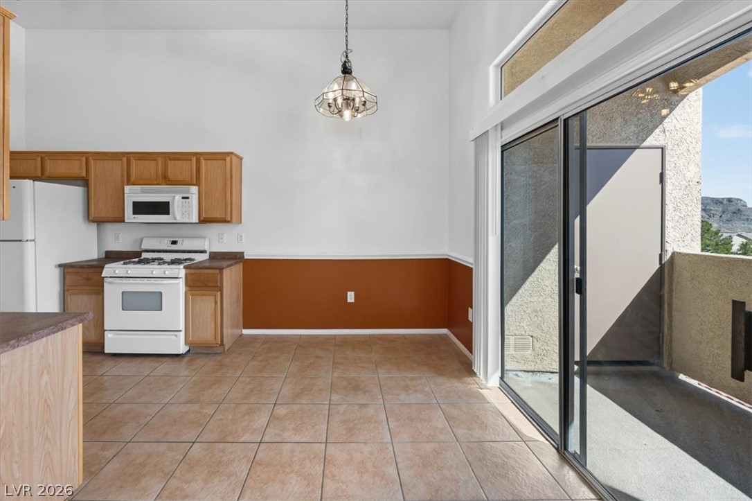 Photo 12 of 40, 3575 Cactus Shadow Street #204