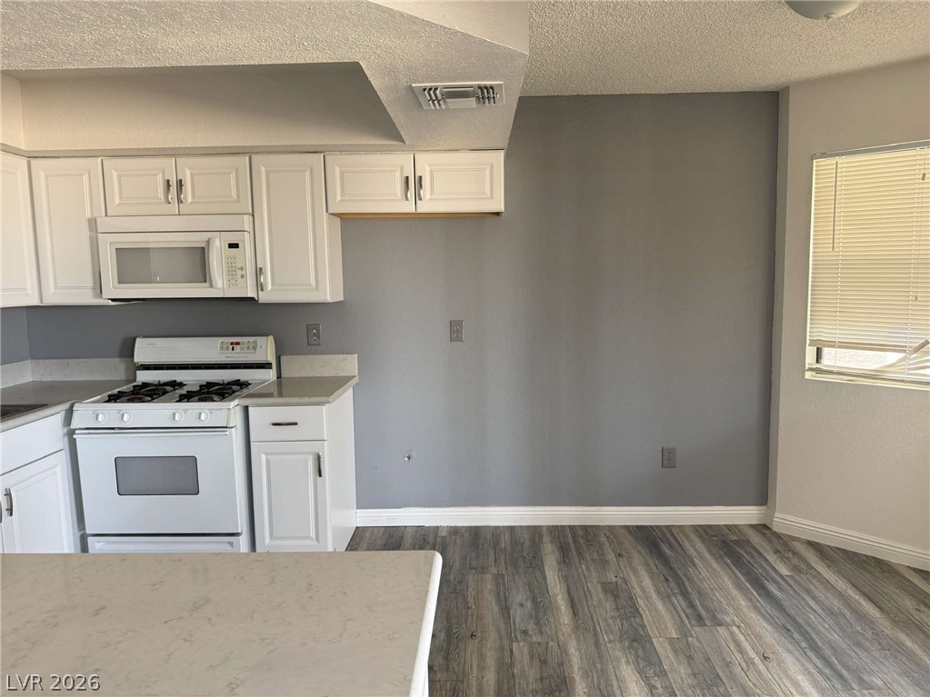 Photo 4 of 761 Rock Springs Drive #202