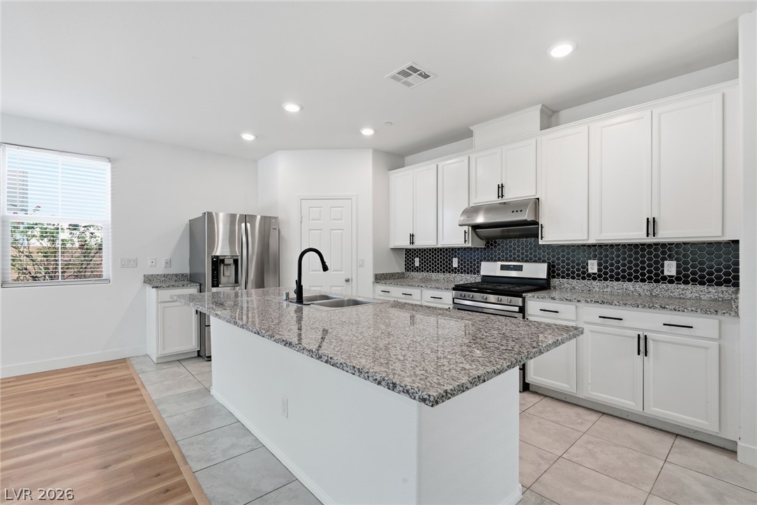 Photo 3 of 3036 Taranto Heights Avenue