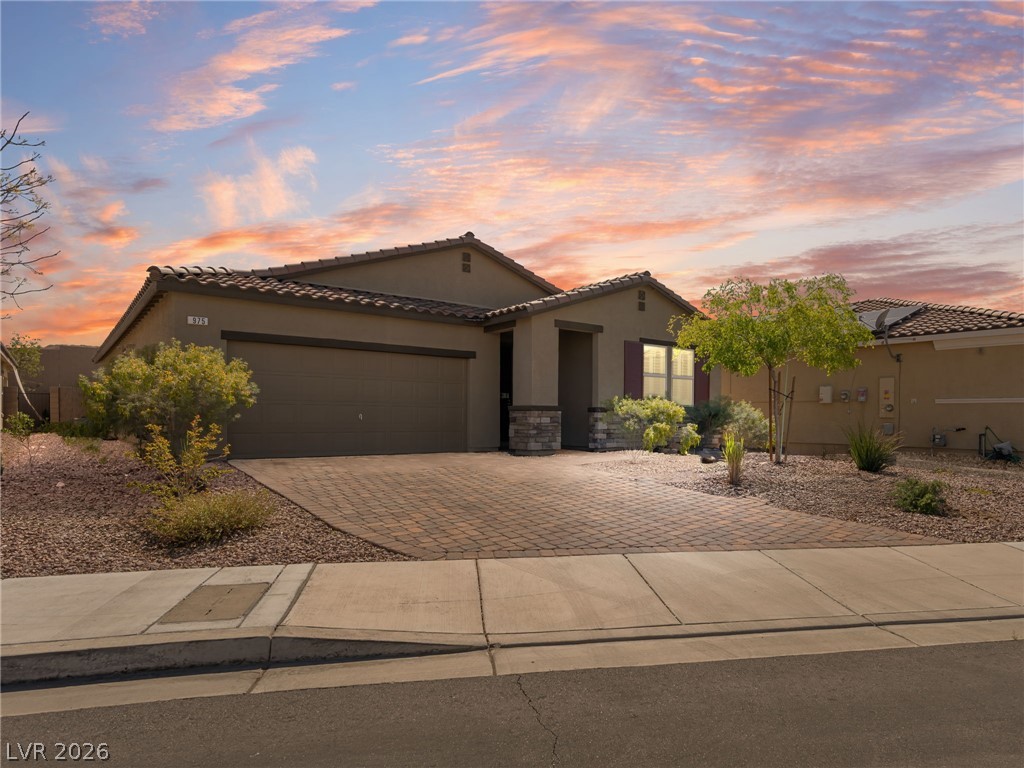 975 Twilight Glow Court, Henderson 89015