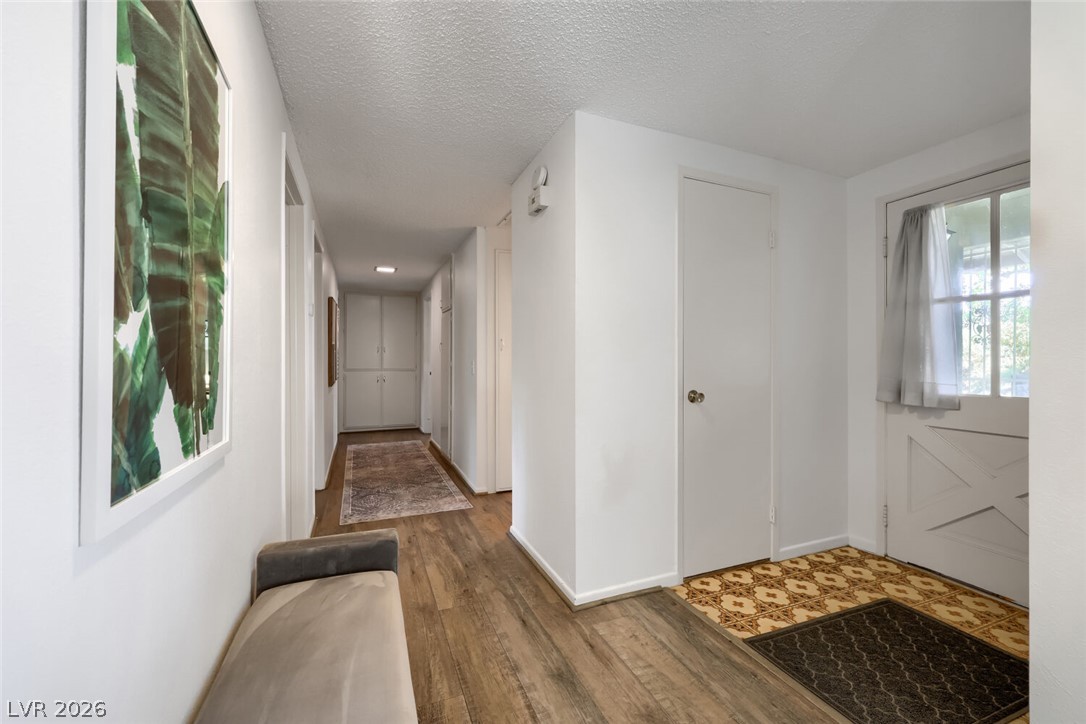 Photo 6 of 17, 4424 Thompson Circle