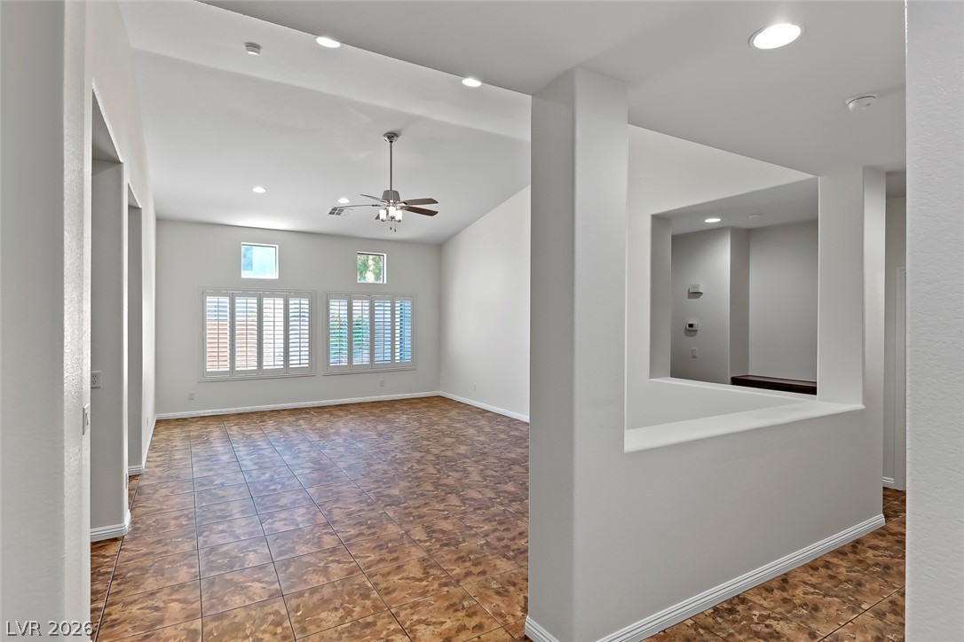 Photo 4 of 8117 Orchard Glen Avenue