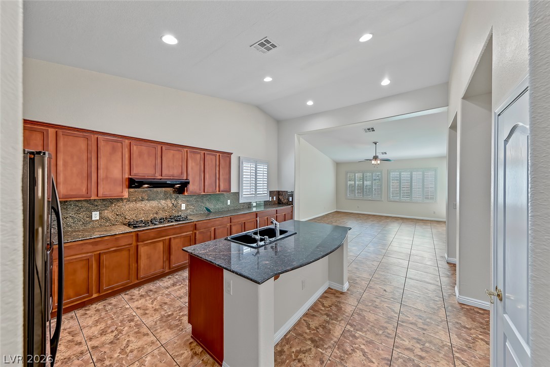 Photo 11 of 30, 8117 Orchard Glen Avenue