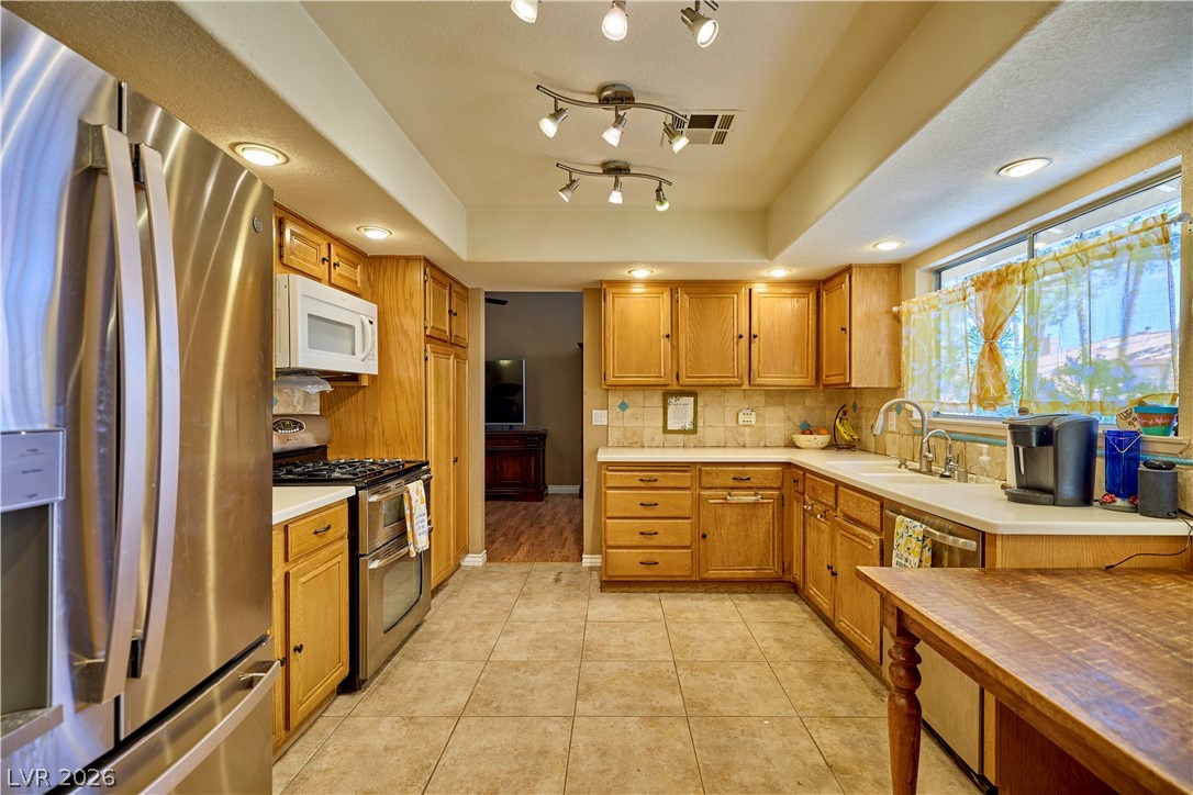 Photo 15 of 34, 8741 Pesaro Drive