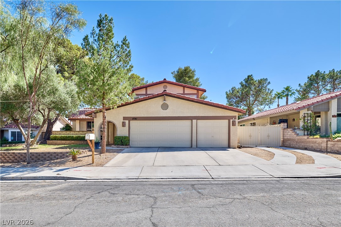 8741 Pesaro Drive, Las Vegas 89117