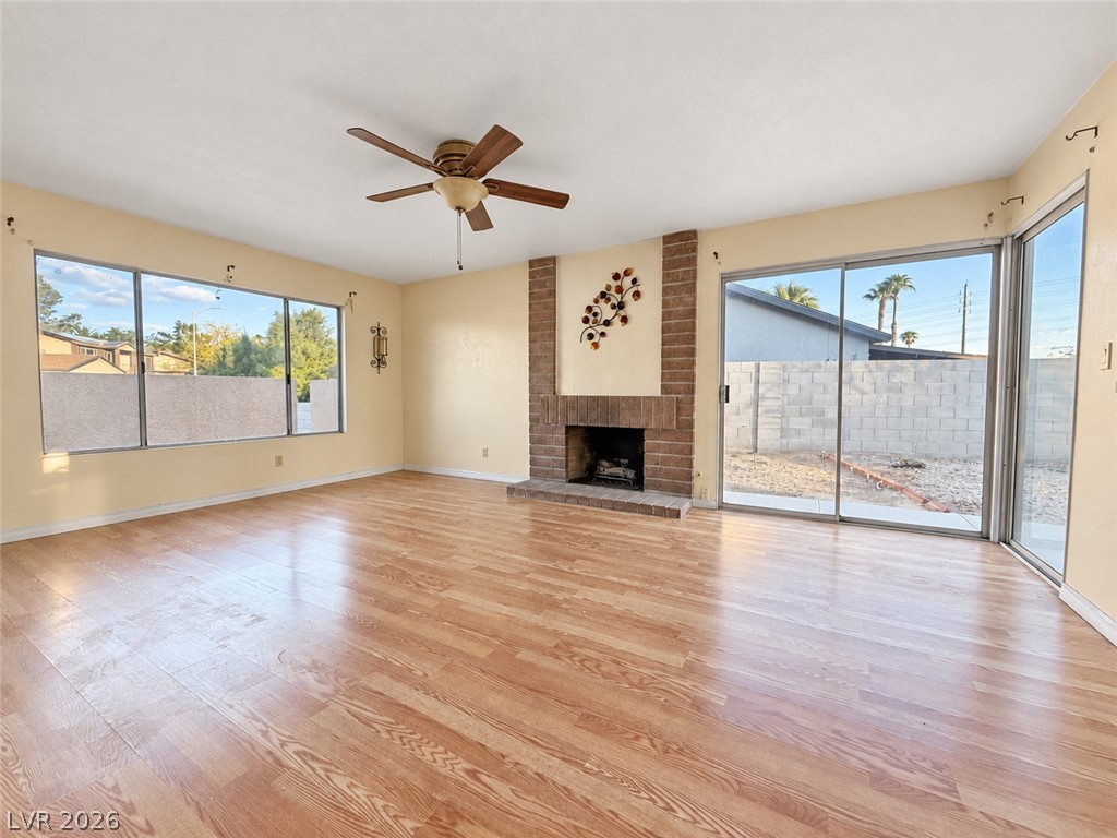 Photo 6 of 17, 4124 Autumn Street