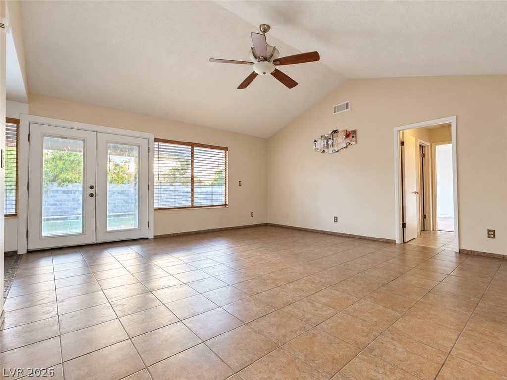 Photo 7 of 17, 4124 Autumn Street