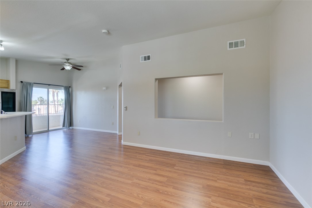 Photo 19 of 37, 1881 W Alexander Road #2062
