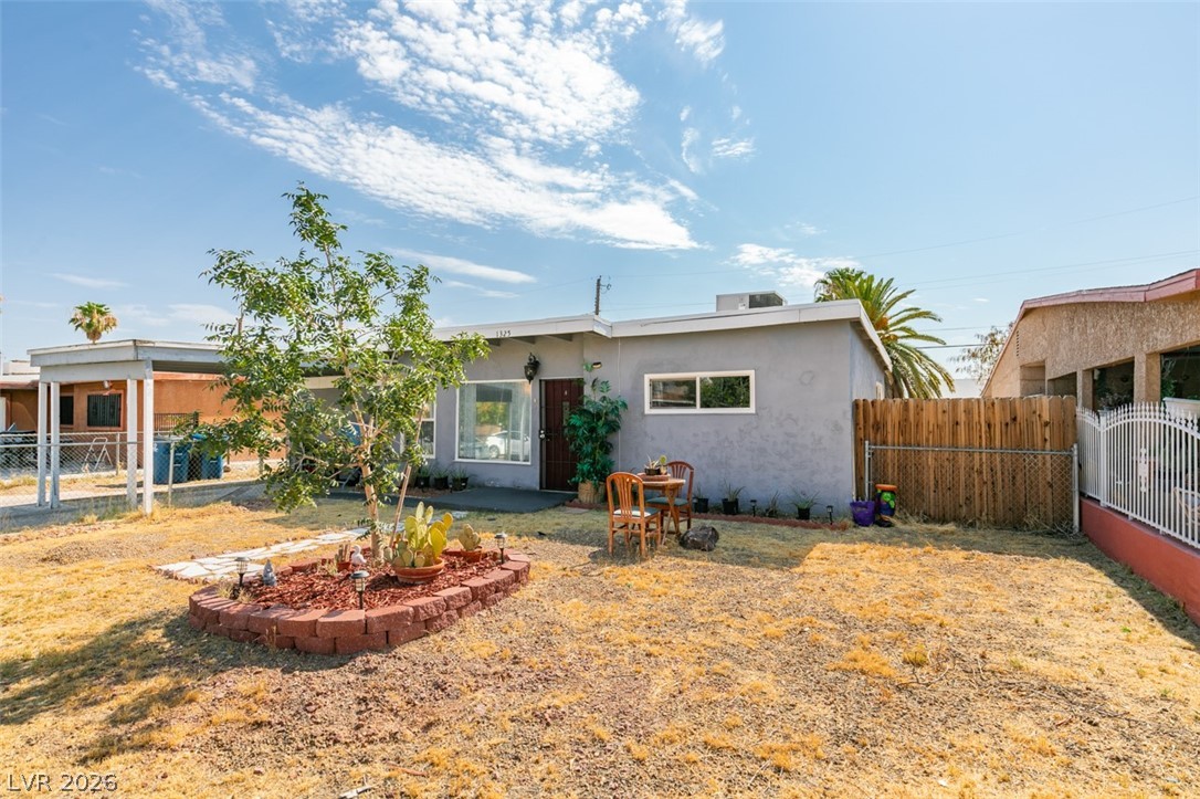 Photo 2 of 1325 Ardmore Street