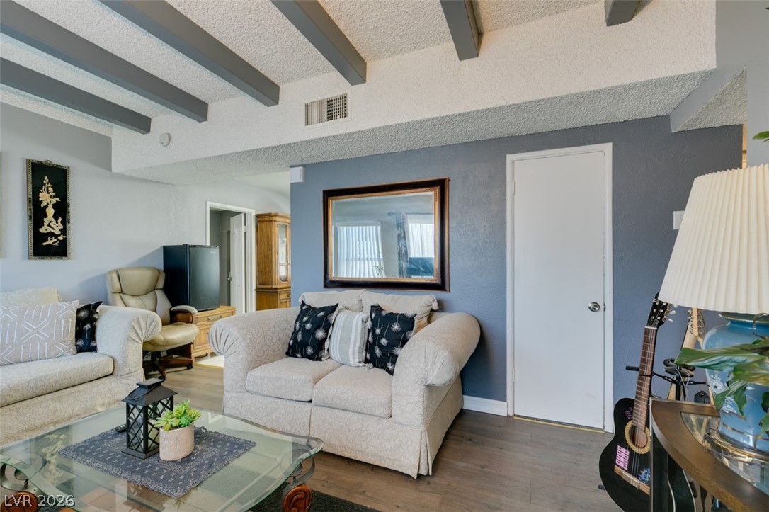 Photo 4 of 1325 Ardmore Street