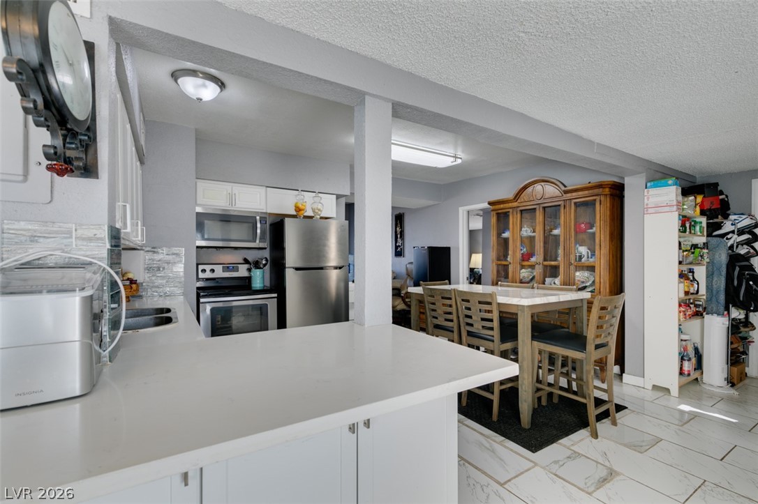 Photo 19 of 37, 1325 Ardmore Street