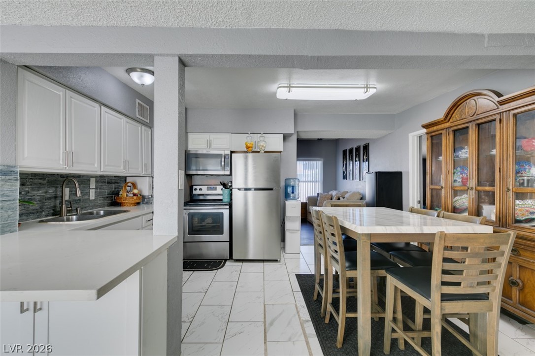 Photo 20 of 37, 1325 Ardmore Street