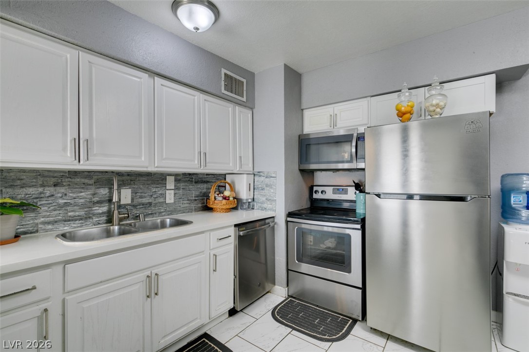 Photo 22 of 37, 1325 Ardmore Street