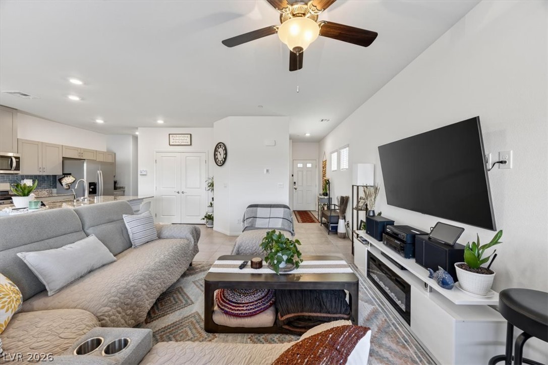 Photo 8 of 41, 392 Larksong Avenue