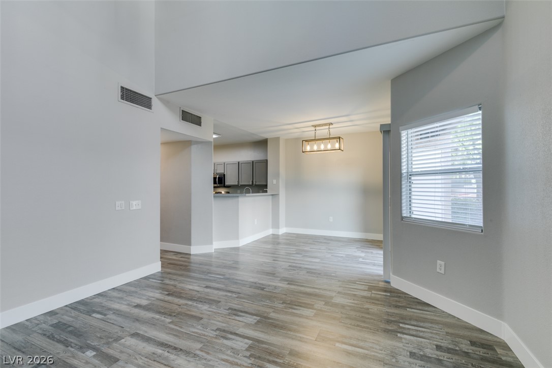 Photo 11 of 44, 2001 Jade Creek Street #105