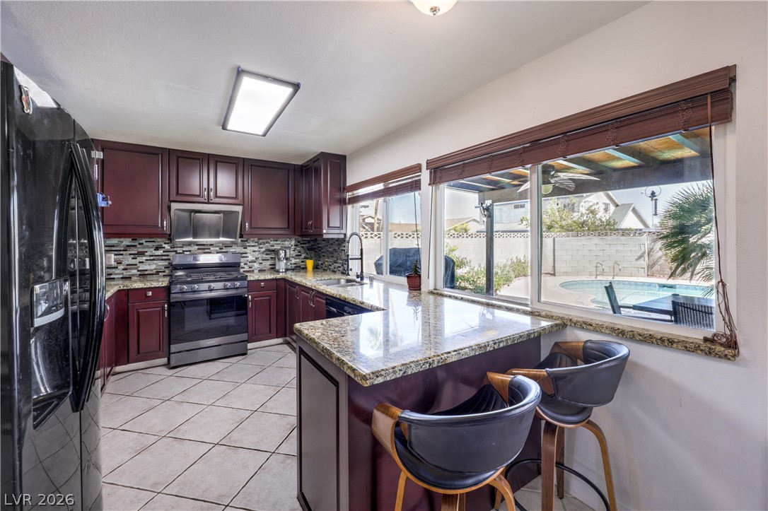 Photo 6 of 30, 4816 Castle Rock Court