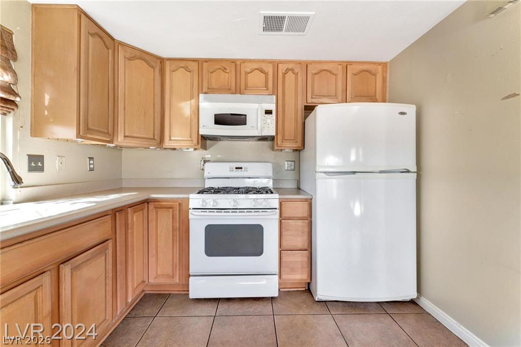 Photo 4 of 5206 Brentmead Drive