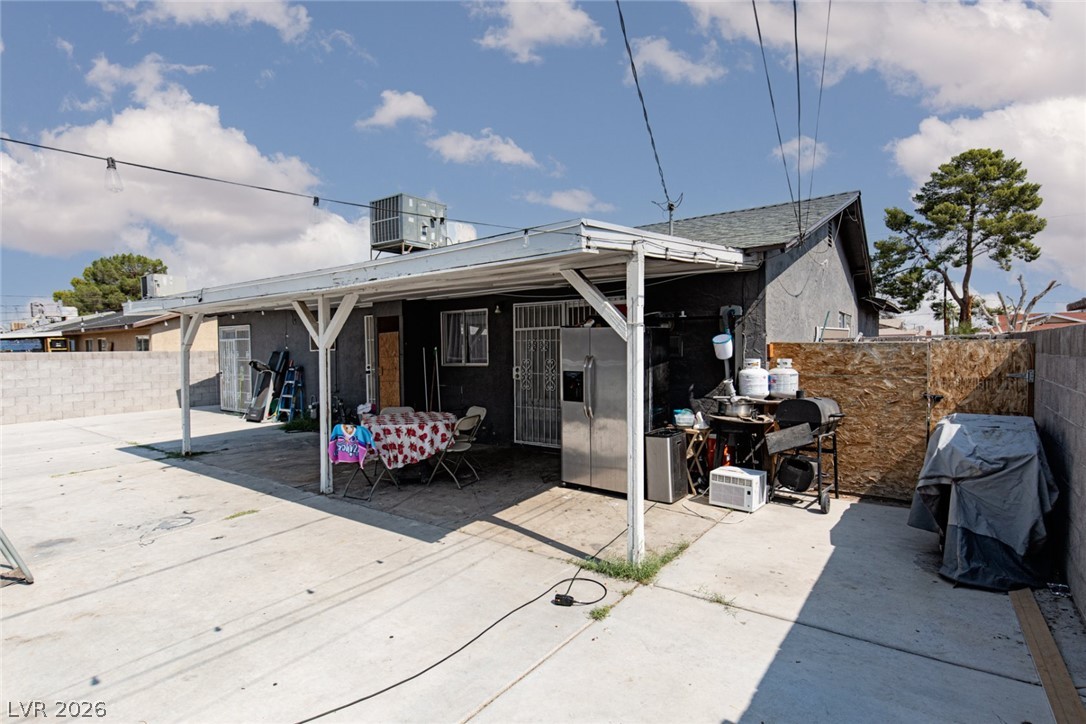 Photo 25 of 25, 3040 Holly Hill Avenue
