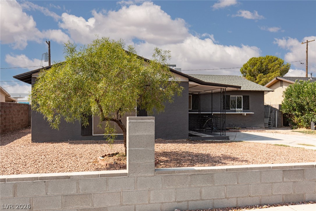 Photo 2 of 3040 Holly Hill Avenue
