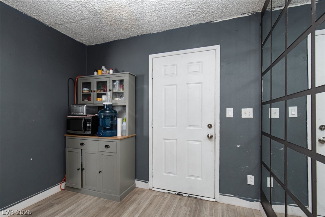 Photo 4 of 3040 Holly Hill Avenue