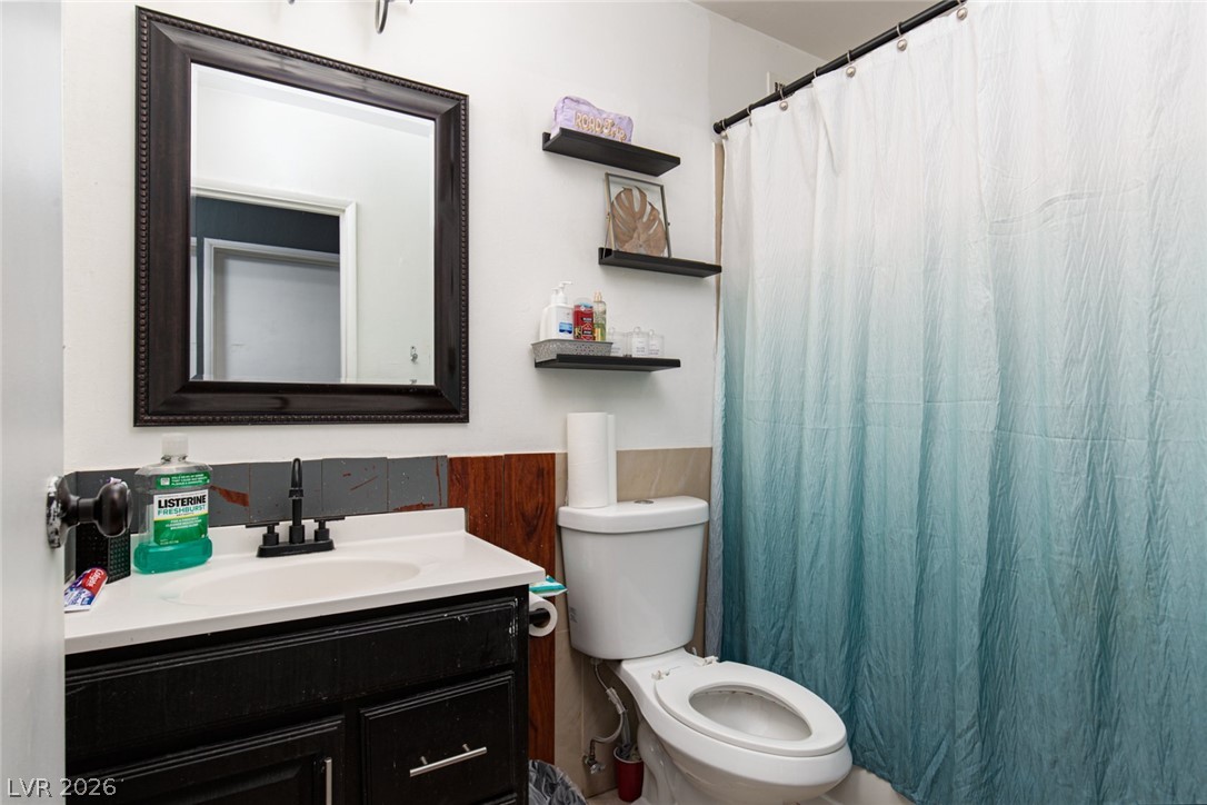 Photo 11 of 25, 3040 Holly Hill Avenue