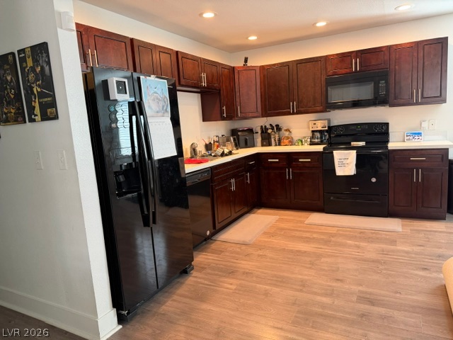 Photo 3 of 940 Miller Avenue