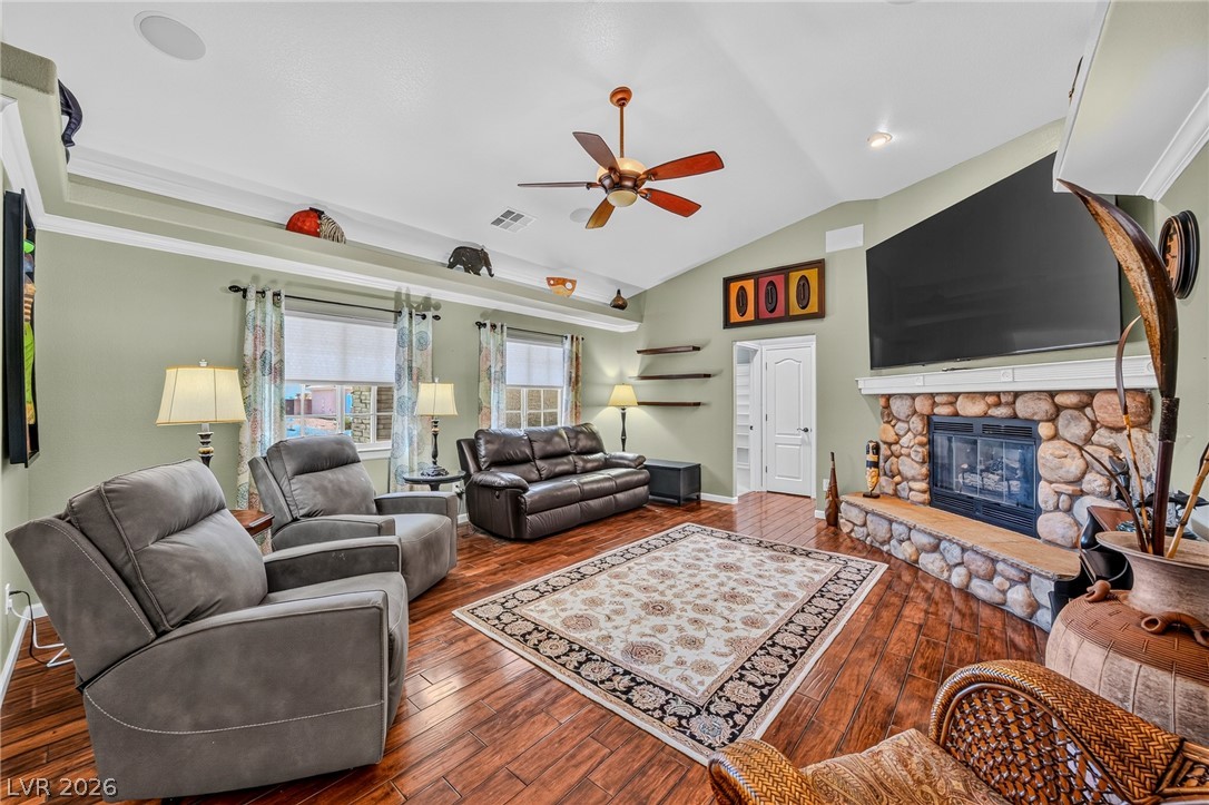 Photo 10 of 51, 4700 Honey Locust Drive