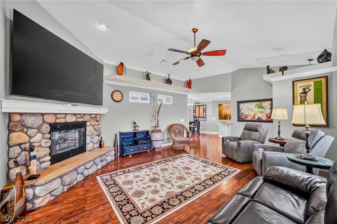 Photo 11 of 51, 4700 Honey Locust Drive