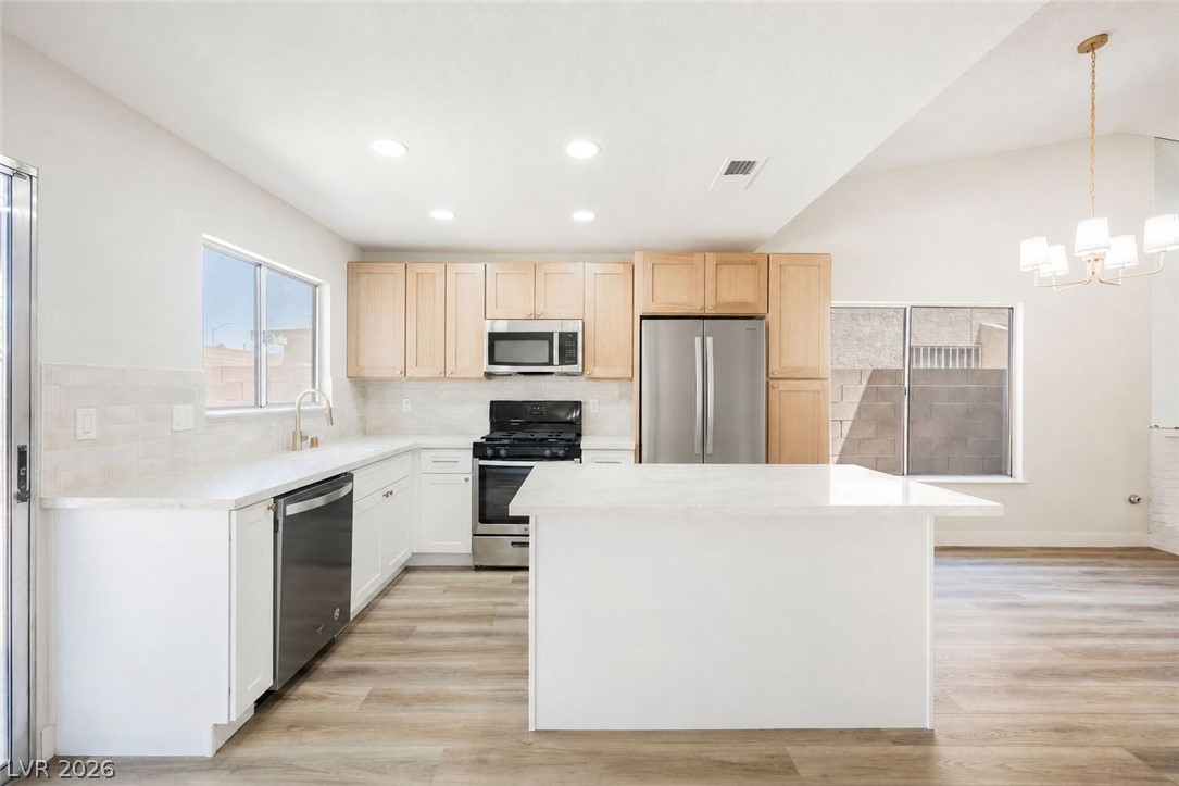 Photo 8 of 15, 716 Kelso Way