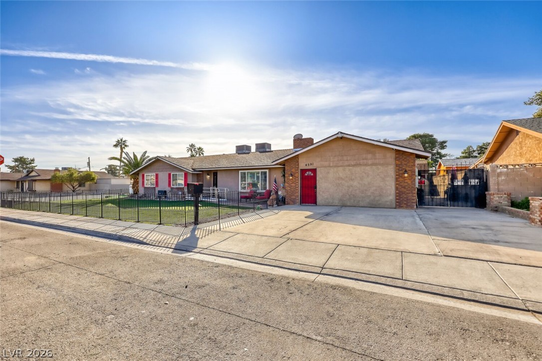 Photo 3 of 4591 E Philadelphia Avenue