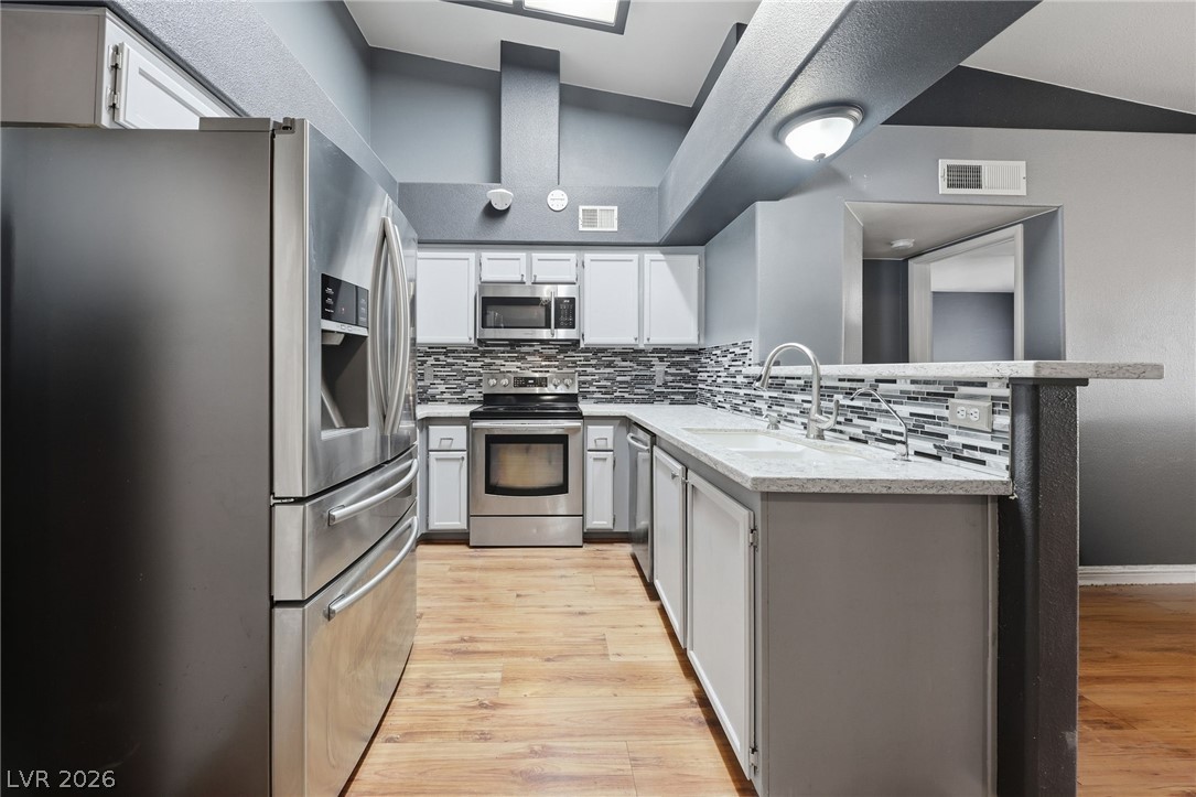 Photo 10 of 39, 1575 W Warm Springs Road #2024
