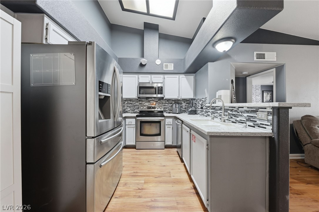 Photo 12 of 39, 1575 W Warm Springs Road #2024