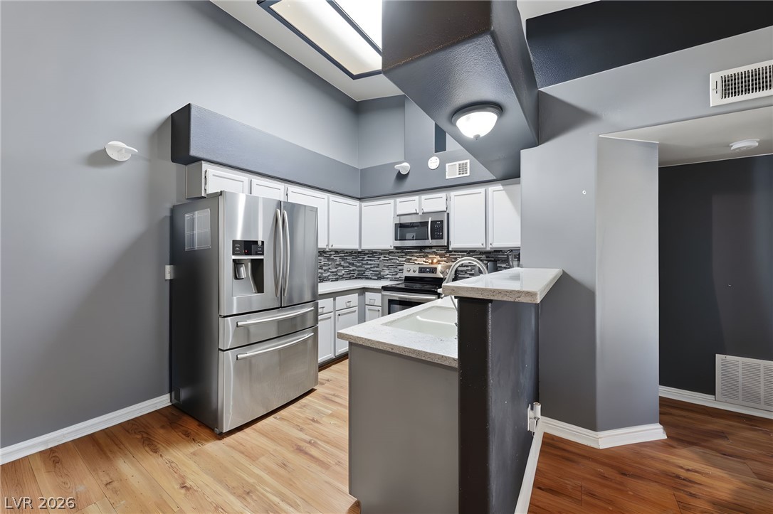 Photo 9 of 39, 1575 W Warm Springs Road #2024