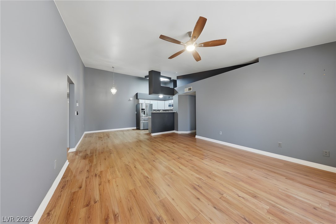 Photo 8 of 39, 1575 W Warm Springs Road #2024