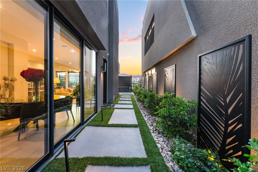 Photo 4 of 16 Heron Harbour Drive
