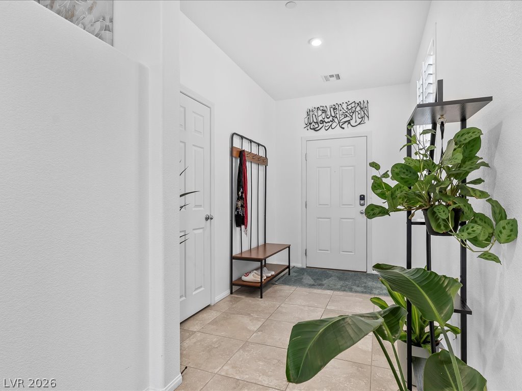 Photo 4 of 6082 Rose Springs Avenue