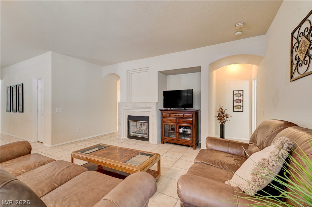 Photo 11 of 57, 2627 Thornview Street